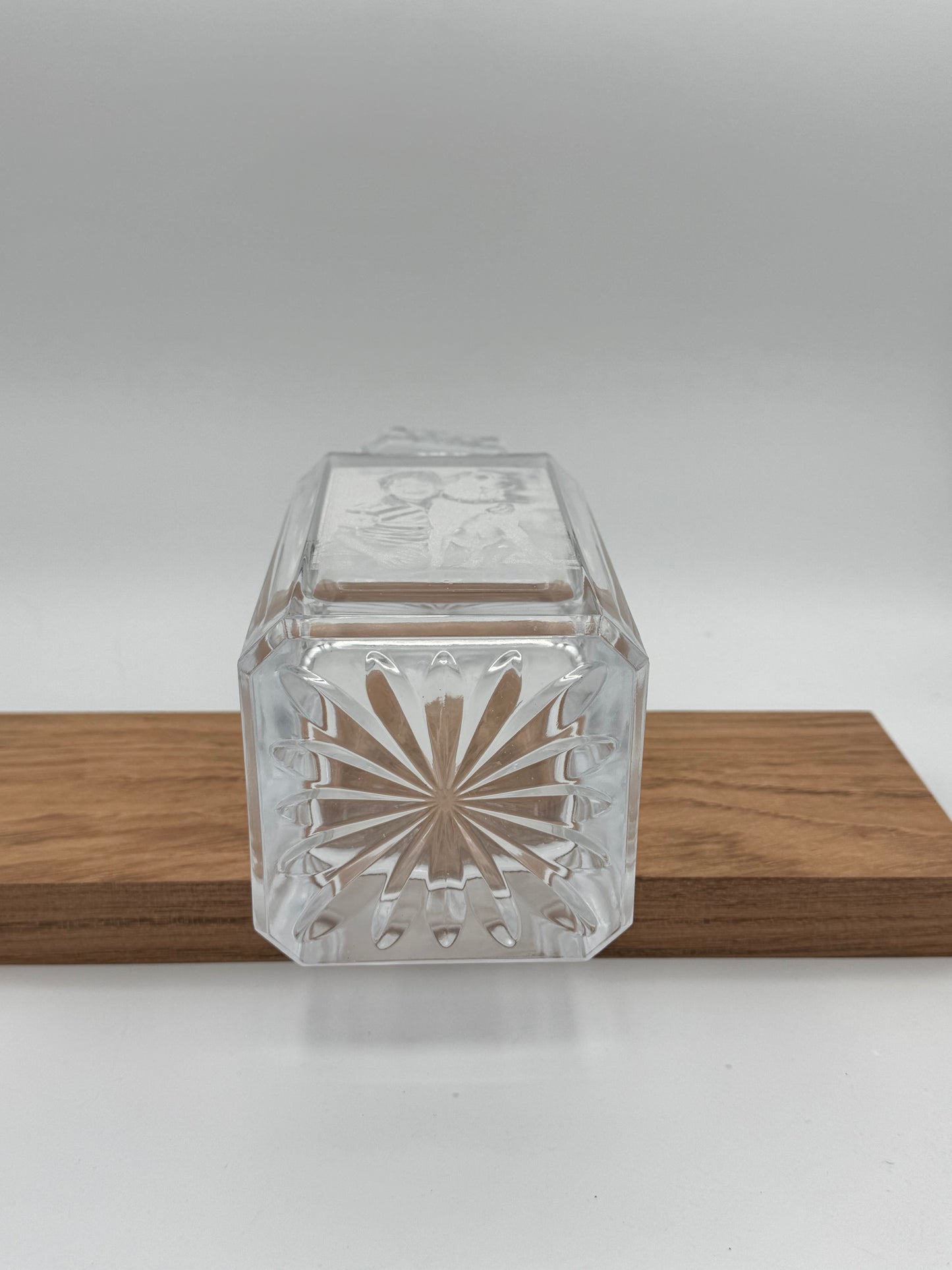 Decanter base showing the cut sunburst pattern from above