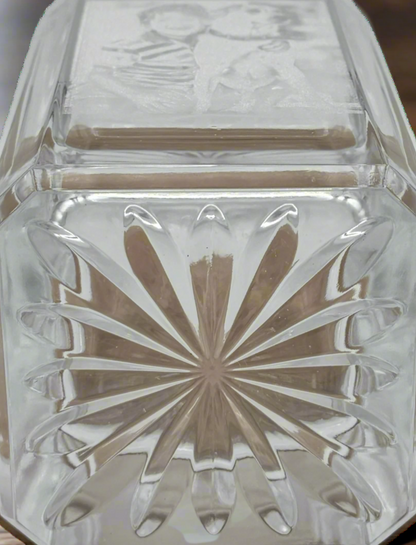 Close detail of the sunburst pattern on the decanter base